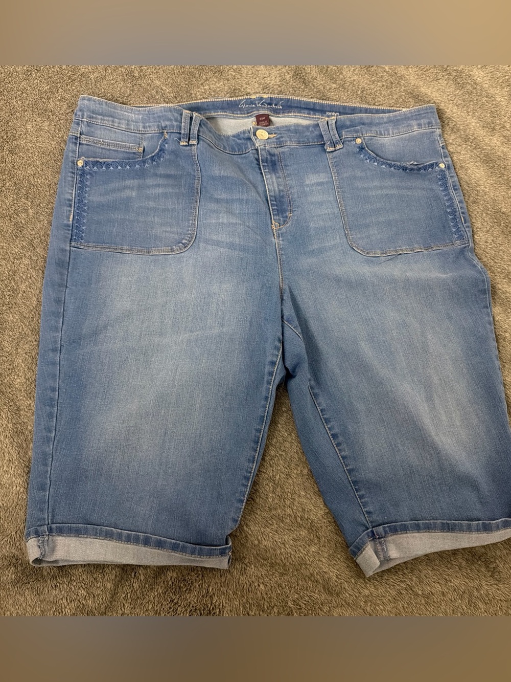 Gloria Vanderbilt All Around Slimming Bermuda Blue Jean Shorts Lt Wash Women 22W